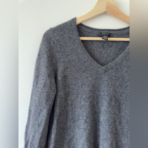 🤍 SOLD 🤍Only Mine 100% Cashmere Sweater - Picture 5 of 8